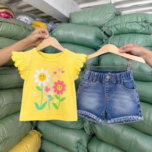 เสื้อผ้าเด็กแบบคละลายใหม่เอี่ยม สำหรับเด็กชายและเด็กหญิง อายุ 0 ถึง 12 ปี  ขายส่งเป็นมัด - Product Image 1