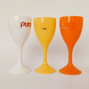 Copa de Vino Transparente de Plástico de 11 oz con Logotipo Personalizable, Adecuada para Bodas y Fiestas - Product Image 2