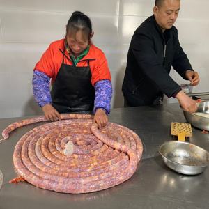 Máquina de llenado de salchichas hidráulica totalmente automática tipo 40, máquina comercial de llenado de <span class=keywords><strong>salami</strong></span> de arroz glutinoso a gran escala Xubang - Product Image 4