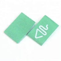 Etiquetas de pliegue central de mínimo bajo, logotipo de marca personalizado, etiquetas de Damasco tejidas recicladas para polos