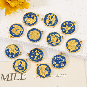 HB0862 12 Dijes Redondos de Acero Inoxidable con Signos <span class=keywords><strong>del</strong></span> Zodíaco, Cielo Estrellado Azul, Esmalte y Circonitas Incrustadas para Joyería DIY - Product Image 1