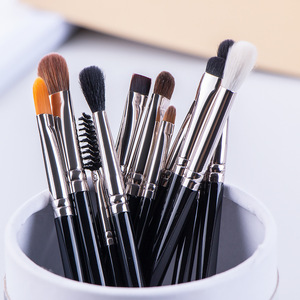 Poignée noire brillante 12 pièces virole en cuivre de haute qualité poils d'animaux naturels visage brosse à cils peigne à sourcils ensemble de pinceaux de maquillage des yeux - Product Image 6