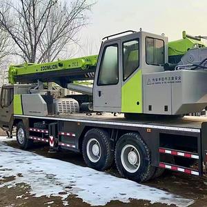 Grue sur camion Zoomlion d'occasion de 25 tonnes, fabriquée en Chine, en excellent état, bien entretenue, prête pour la construction et le levage industriel - Product Image 3