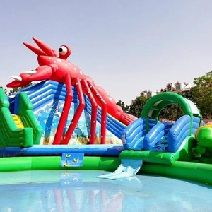 Tobogán de agua inflable de PVC de grado comercial Característica de la <span class=keywords><strong>piscina</strong></span> de tierra interior al aire libre Característica de agua elegante para <span class=keywords><strong>parques</strong></span> <span class=keywords><strong>recreativos</strong></span> - Product Image 1