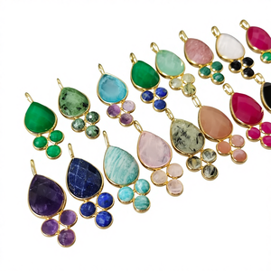 Pendentifs en forme de goutte plaqués or, style classique, avec sertissage clos de strass en cristal multicolore naturel, bijoux de guérison en gros - Product Image 1