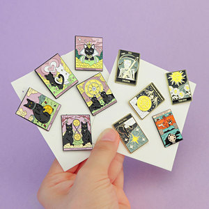 Thú Vị Tarot Phim Hoạt Hình Trâm Độc đáo Kim Loại Men Ve Áo Huy Hiệu Thu Thập Denim Áo Khoác Ba Lô Pin Trẻ Em Thời Trang Quà Tặng - Product Image 2