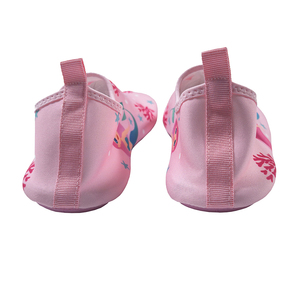 Chaussettes de <span class=keywords><strong>piscine</strong></span> aquatiques à séchage rapide pour enfants, chaussons aquatiques antidérapants pour garçons et filles, tout-petits - Product Image 2