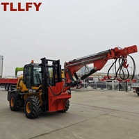 Chariot élévateur 4x4 3,5T avec grue à flèche articulée personnalisée de 6,6 m, structure entièrement hydraulique, rotation à 180 degrés pour travaux en extérieur