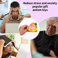 Schattig cartoon fruitcake slow rising squishy stressverlichtend speeltje zacht PU hart regenboog knijp fidget speeltje kinder verjaardag cadeau