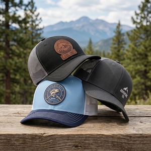 Maßgefertigte Leder-Patch <span class=keywords><strong>Basecap</strong></span> 6-Panel Zweifarbige Mesh-Rückseite <span class=keywords><strong>Snapback</strong></span> Outdoor Trucker Hüte Sportlicher Stil Unisex Sport Großbestellung - Product Image 1