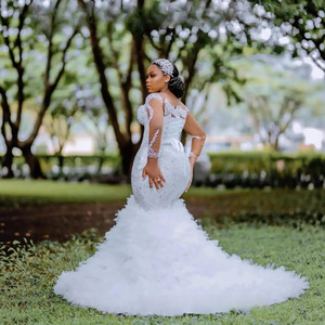 Abito da sposa a sirena S2018L bianco a maniche lunghe retrò <span class=keywords><strong>trasparente</strong></span> con perline e paillettes <span class=keywords><strong>in</strong></span> <span class=keywords><strong>tulle</strong></span>, romantico ed elegante. - Product Image 1