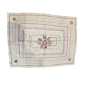 Funda de Sofá Tradicional Kantha Bordada a Mano en Bengali, con Técnica Nakshi, Cosida a Mano, Transpirable, de Algodón No Tejido - Product Image 3