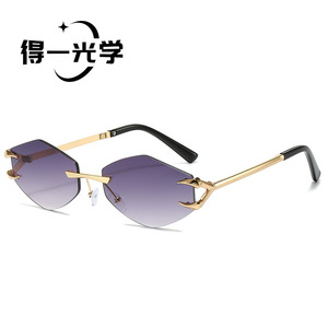 Fashion Square Oversized <b>Sunglasses</b> For Women Uv400 Protection Light Weight Black Frame Pc Lens - Product Image 5