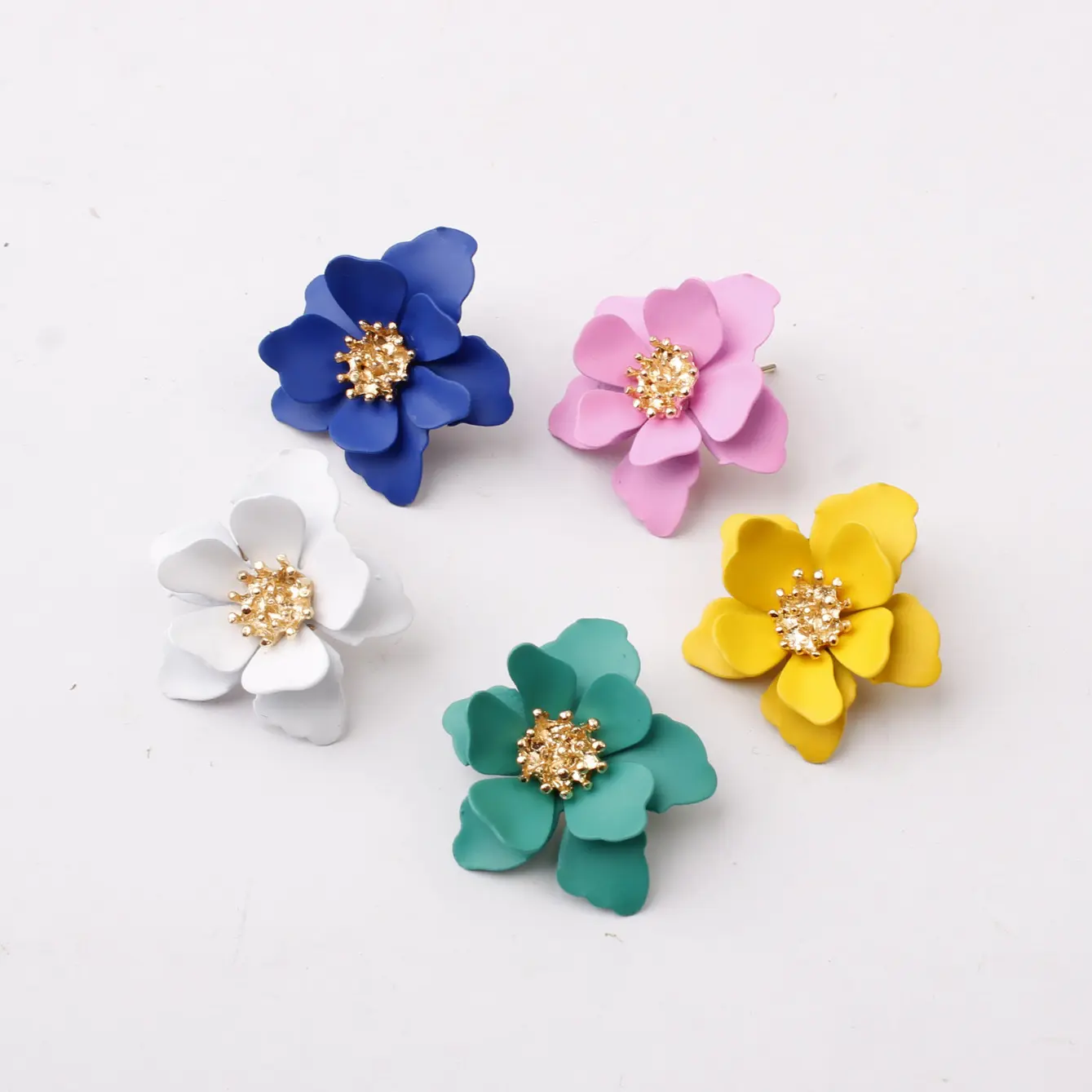 Zoete Matte Verf Bloem Gold Rainbow Oorbel Stand Natuurlijke Bloem Vormige Daisy Dames Sieraden Hawaiian Oorbellen