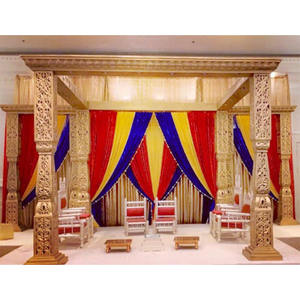 Sillas de Fibra Talladas Estilo Mandap Dorado de Bollywood, Diseño Exclusivo y Abierto, con Temática India para Bodas y Fiestas en Malasia - Product Image 1