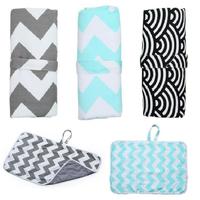 Couches à langer pour bébé Coussinets à langer imperméables Tapis absorbants pliables Protecteur Lavable Portable Table à langer