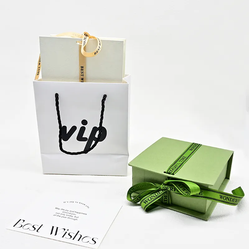 Роскошная бумажная серьга кольцо ожерелье Ювелирная коробка упаковка Пользовательский логотип браслет упаковка ювелирных изделий Подарочная коробка с лентой