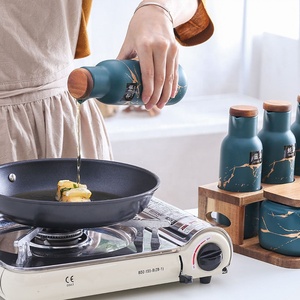 Ensemble de distributeurs en céramique de 8 oz et <span class=keywords><strong>vinaigre</strong></span>, kit de condiments en porcelaine avec Base en bambou - Product Image 4