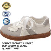 Baskets rétro pour femmes avec dentelle, lacets en ruban de soie, chaussures plates de marche, OEM ODM, vente en gros, logo personnalisé, chaussures décontractées