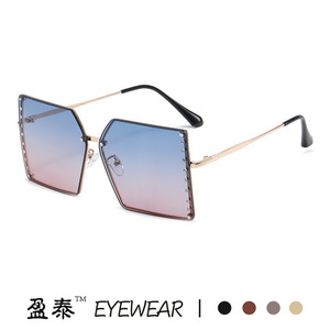 <b>Sunglasses</b> Large <b>Square</b> Frame Rhinestone Studded UV400 Protection Women Fashion Sunshades Gold Frame PC Lens - Product Image 3