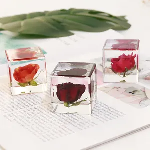 Resin Figurine Flower Decorations Handcrafted Craft Souvenir For Christmas Gifts For Teachers