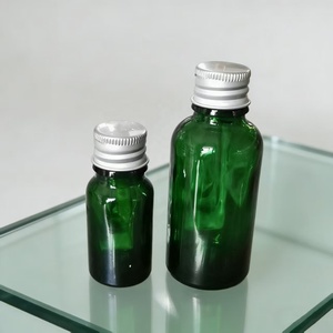 Entrega Rápida, Botellas de Vidrio Esmerilado <span class=keywords><strong>Verde</strong></span> Recargables para Aceites Esenciales, Gotero de Bambú, Tamaños de 5ml y 100ml, Superficie Grabada - Product Image 2