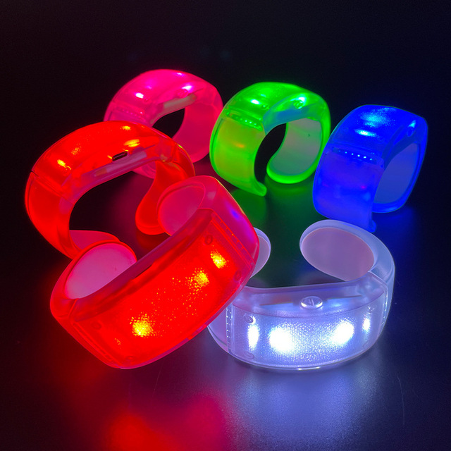 T-Worthy New Plastic Remote Control LED Luminous Bracelet DMX Central Control Logo Printing Available Model TW-B018 Concerts