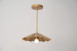 Luminaire suspendu en laiton artisanal avec abat-jour sculptural, style moderne du milieu du siècle, pour la maison ou le bureau, luminaire de plafond LED à intensité variable - Product Image 6