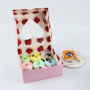 Boîte à gâteaux en papier personnalisée avec fenêtre en forme de <span class=keywords><strong>cœur</strong></span> Boîte à emporter Cookies Sweet Donuts Box - Product Image 2