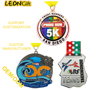 Médaille de marathon pliable imprimée en alliage de zinc plaqué or avec design magnétique et logo personnalisé pour événements sportifs et souvenirs de marathon urbain