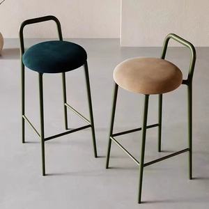 Sgabello da <span class=keywords><strong>Bar</strong></span> Moderno di Lusso in <span class=keywords><strong>Legno</strong></span> Massello <span class=keywords><strong>e</strong></span> <span class=keywords><strong>Ferro</strong></span> Battuto con Schienale in Pelle Sgabello Alto per Cucina Sala da Pranzo <span class=keywords><strong>e</strong></span> <span class=keywords><strong>Bar</strong></span> - Product Image 5