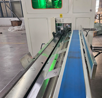 Machine de fabrication de rouleaux de papier toilette entièrement servo-électrique à grande vitesse avec machine de découpe de troncs monocanal à serrage automatique