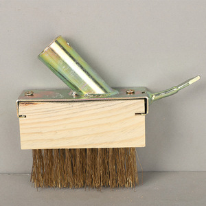 Brosse à fil de cuivre avec manche en bois et poils en acier pointus pour le désherbage, outil de jardinage manuel - Product Image 3