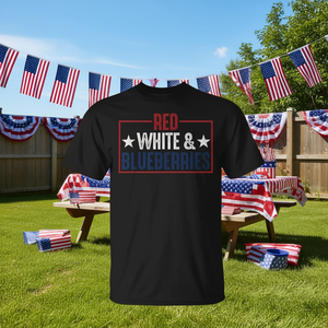 T-shirt rosso, bianco e blu con design patriottico, vestibilità unisex - Product Image 3