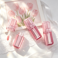 Tube de brillant à lèvres transparent rose de 5 ml avec couvercle carré, emballage cosmétique en gros avec grands pinceaux