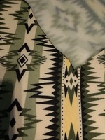 Tissu en polyester filé le plus vendu pour vêtements, textiles de maison, vêtements, évacuation de l'humidité, séchage rapide, protection UV, poids moyen