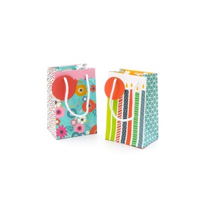 Bolsa de Papel Kraft Blanca Grande Personalizada con Impresión a 4 Colores, con Etiqueta de Cuerda de Algodón para Regalos Premium - Product Image 1
