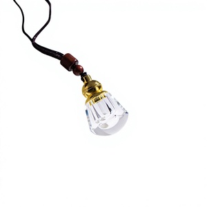 Pendentif diffuseur d'huiles essentielles en forme d'ampoule de cristal, plaqué or, style vintage, bijou unisexe, cadeau - Product Image 1