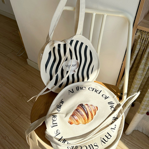 Sac fourre-tout blanc de forme ronde, tendance de la mode, nouveau design, sacs de plage en toile personnalisés, sacs fourre-tout pour les voyages - Product Image 2