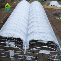 Kit de serre tunnel agricole automatique à simple travée de 300 m² en film PE pour tomates, sur mesure