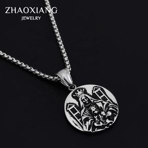 Collier tendance personnalisé en acier inoxydable avec pendentif religieux rond gravé, accessoires féministes et rétro pour hommes - Product Image 5
