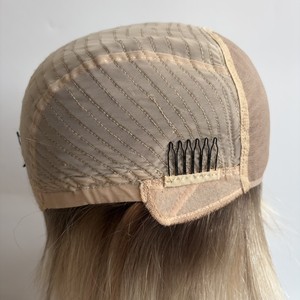 Perruque Courte en Cheveux Humains Naturels avec Dessus en Soie, Nœuds Invisibles, Effet Cuir Chevelu Naturel, Couleurs Blond Clair Mèches, Prête à l'Expédition - Product Image 5