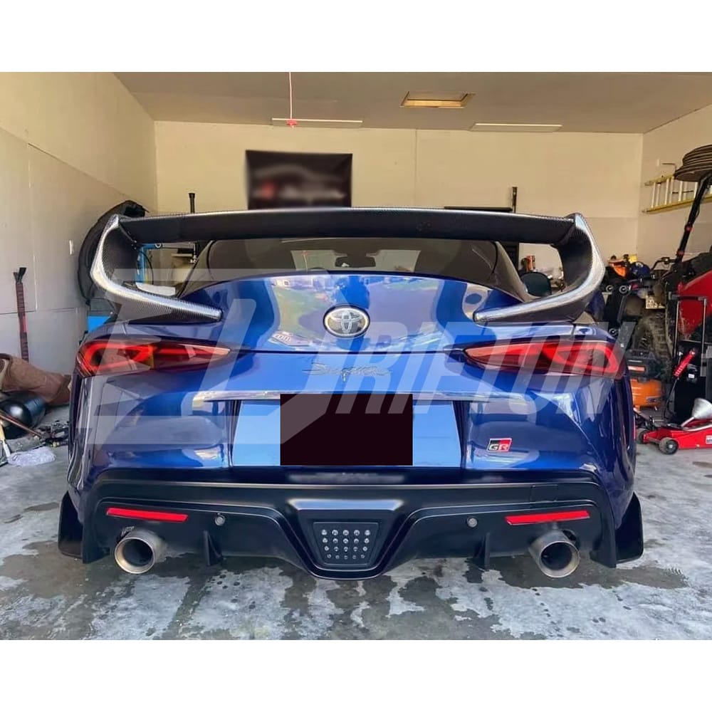 GRスープラ　StreetHunter 中華系カーボンリアスポイラー Streethunter Supra Wing - Carbon Fiber Rear Spoilers