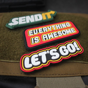 Patch in gomma morbida in PVC Let's Go & Send IT Patch luminosa per abbigliamento - Product Image 4
