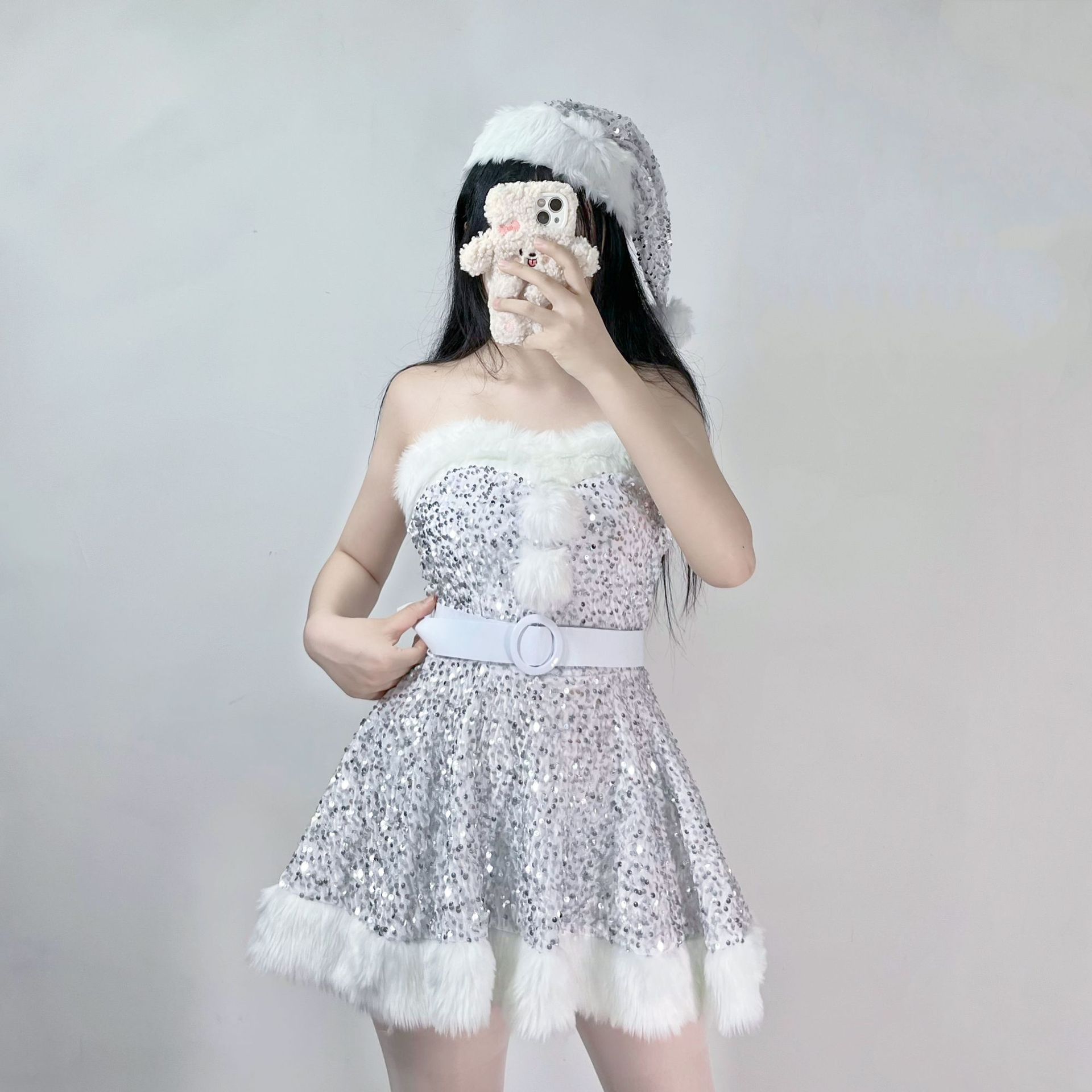 Argent [jupe, ceinture et chapeau]