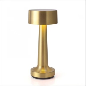 Lampe de table LED moderne de luxe en gros, à intensité variable tactile, rechargeable par USB, corps en aluminium, culot E26 pour bar, maison, chevet, dîner - Product Image 6