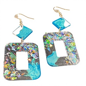 Boucles d'oreilles pendantes légères et tendance en résine acrylique en forme de goutte d'eau pour femme, bijoux de fête mode - Product Image 6