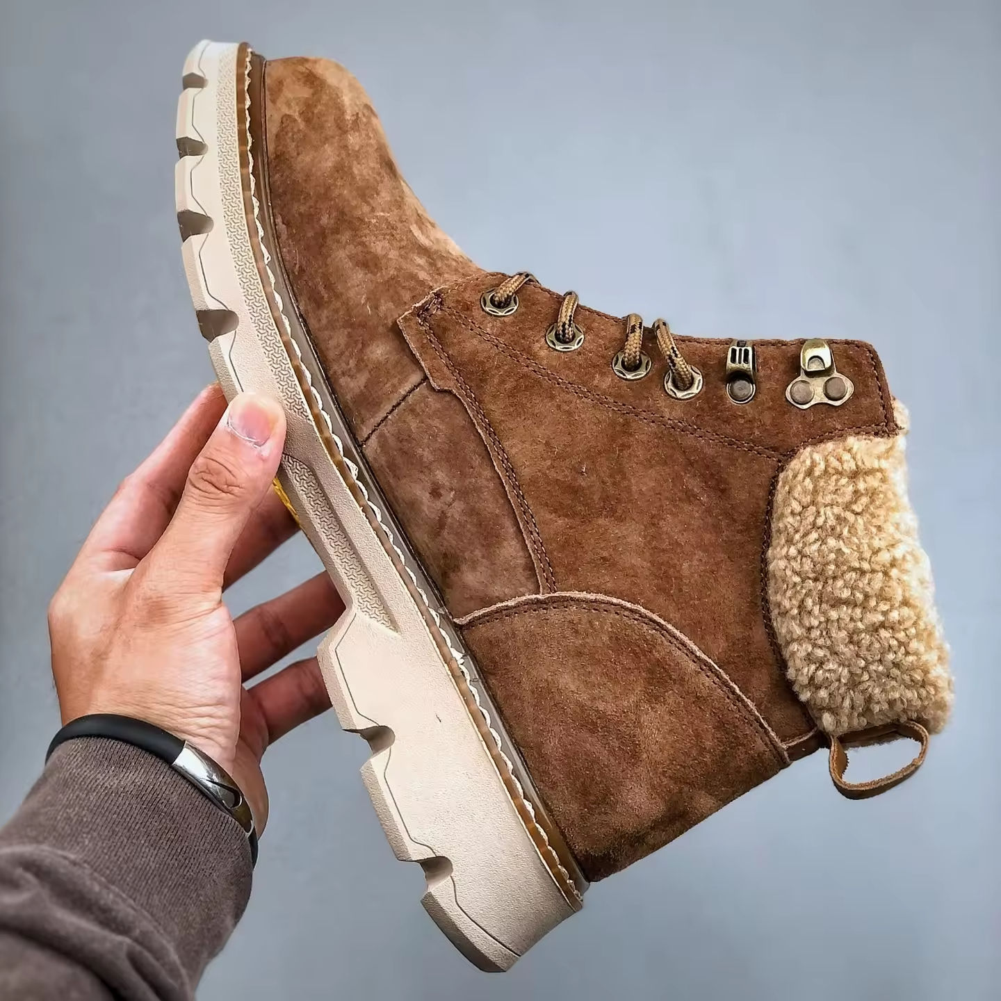 สีน้ำตาล