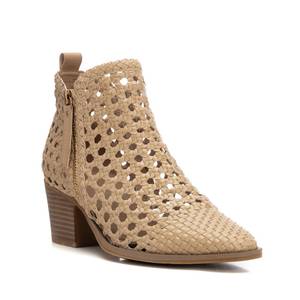 Botines de Mujer Carmela, Color Beige, Diseño Tejido Perforado, Tacón Medio - Product Image 2