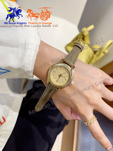 นาฬิกาข้อมือควอตซ์ CC สำหรับผู้หญิง ดีไซน์หรูหรา ย้อนยุค ประดับเพชร หน้าปัดทรงสี่เหลี่ยม ลายเสือชีตาห์ รับผลิตแบบ ODM - Product Image 5